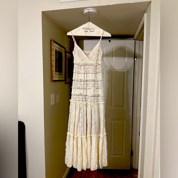 Willow & Clay Dresses & Skirts - Willow & Clay Size Small Lacy Maxi Dress